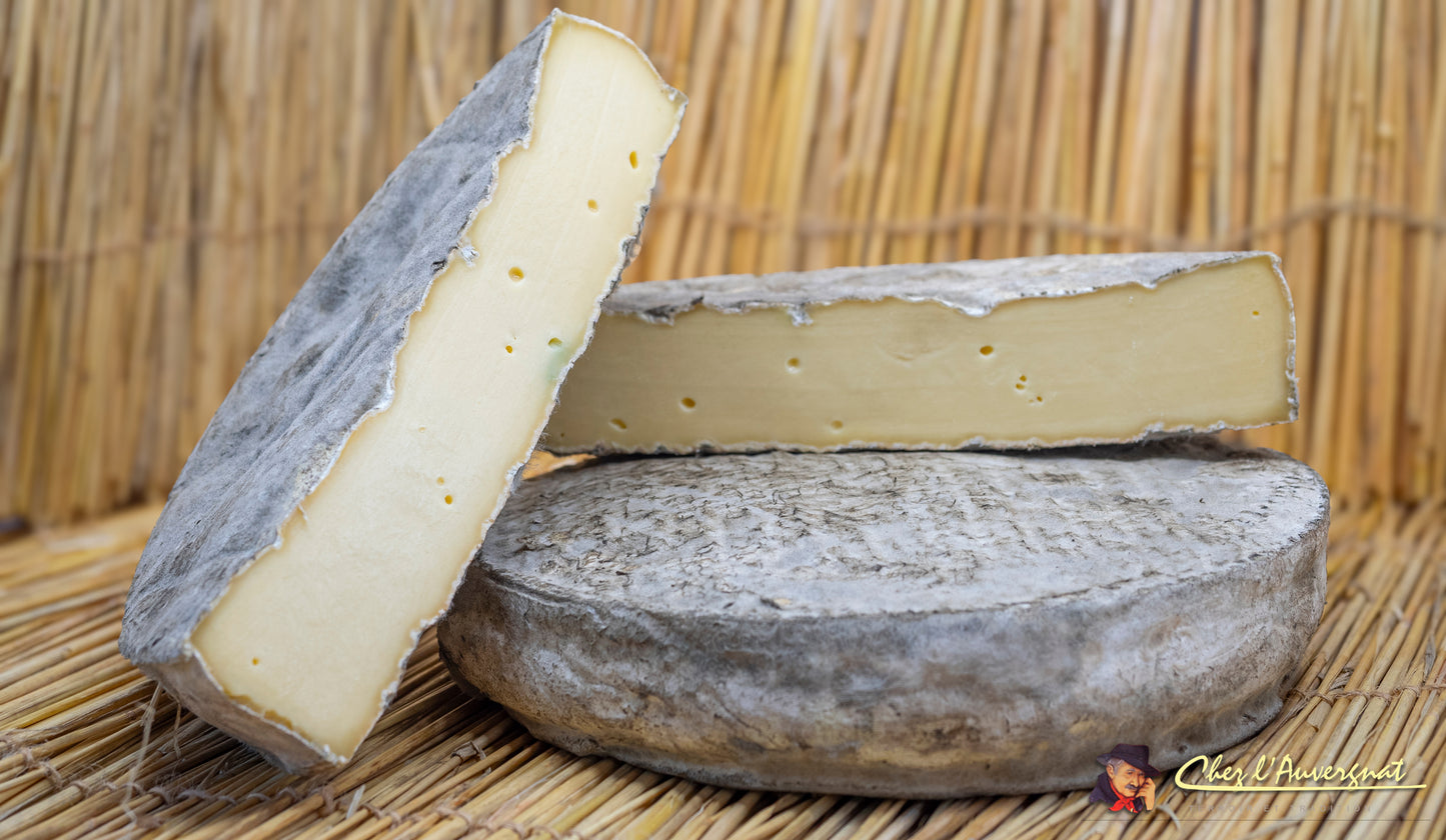 1/2 saint nectaire fermier 10 semaines d'affinage sur paille